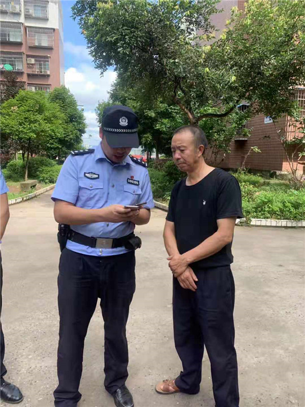 警力进社区.jpg