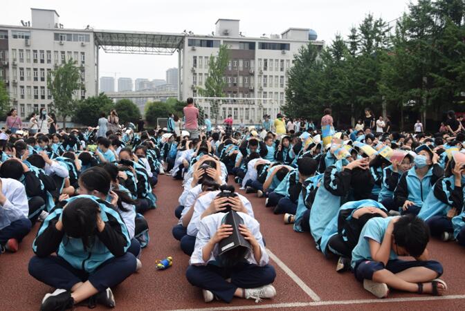 广安友谊实验学校初中部举行2020年防震减灾应急疏散演练活动